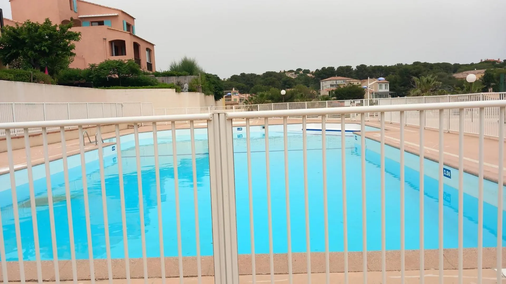 Apartment Le Moorea 2 Est A 5 Min De L'Hyper Centre Et Plages Sausset-les-Pins